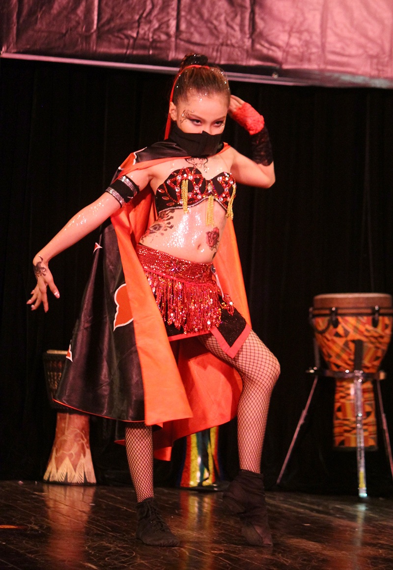 Bích Ngọc có ý tưởng lạ khi hóa trang như ninja lên sân khấu