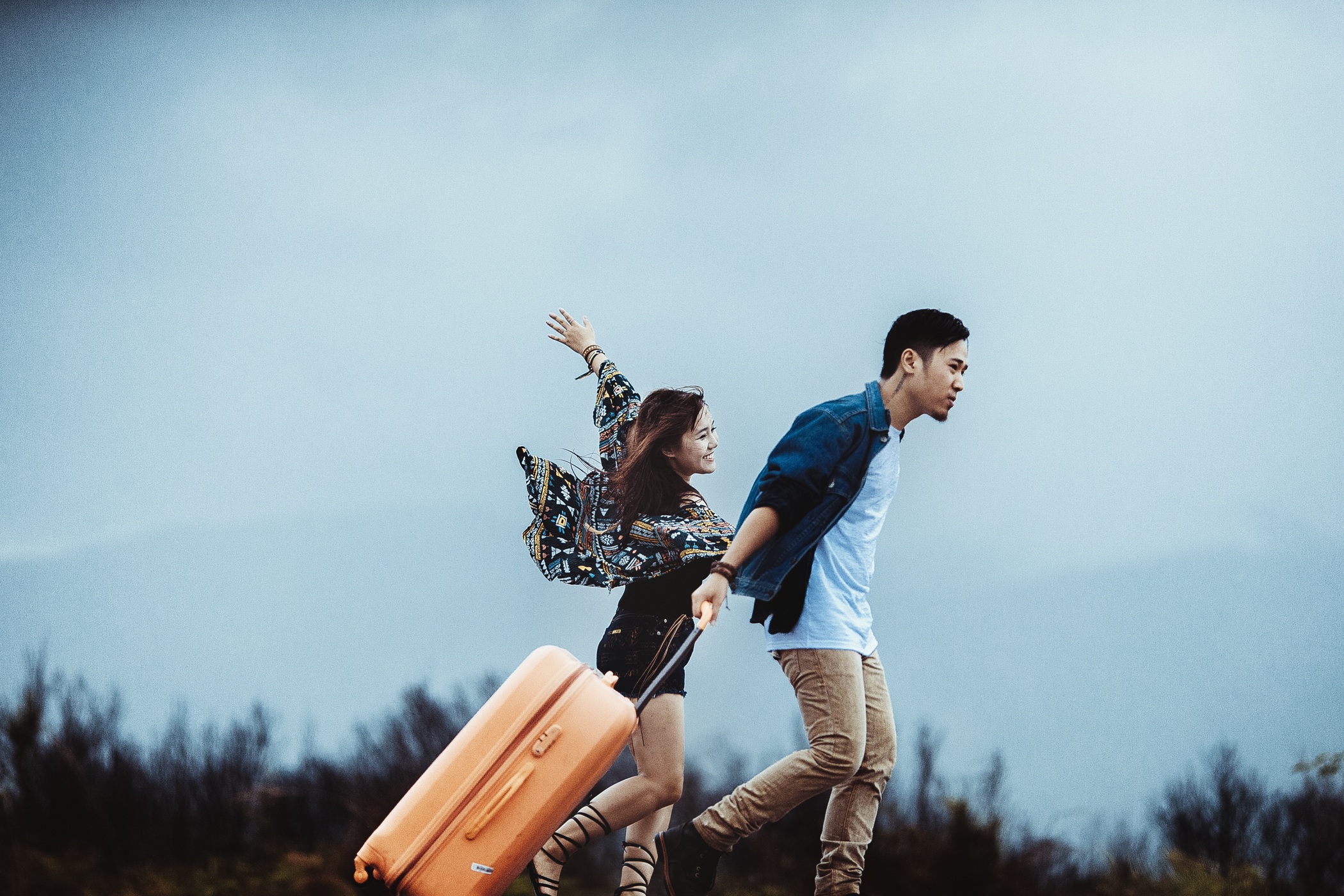 Bộ ảnh "vũ điệu" tình yêu trong... cơn bão số 1 - 8 Và tự do