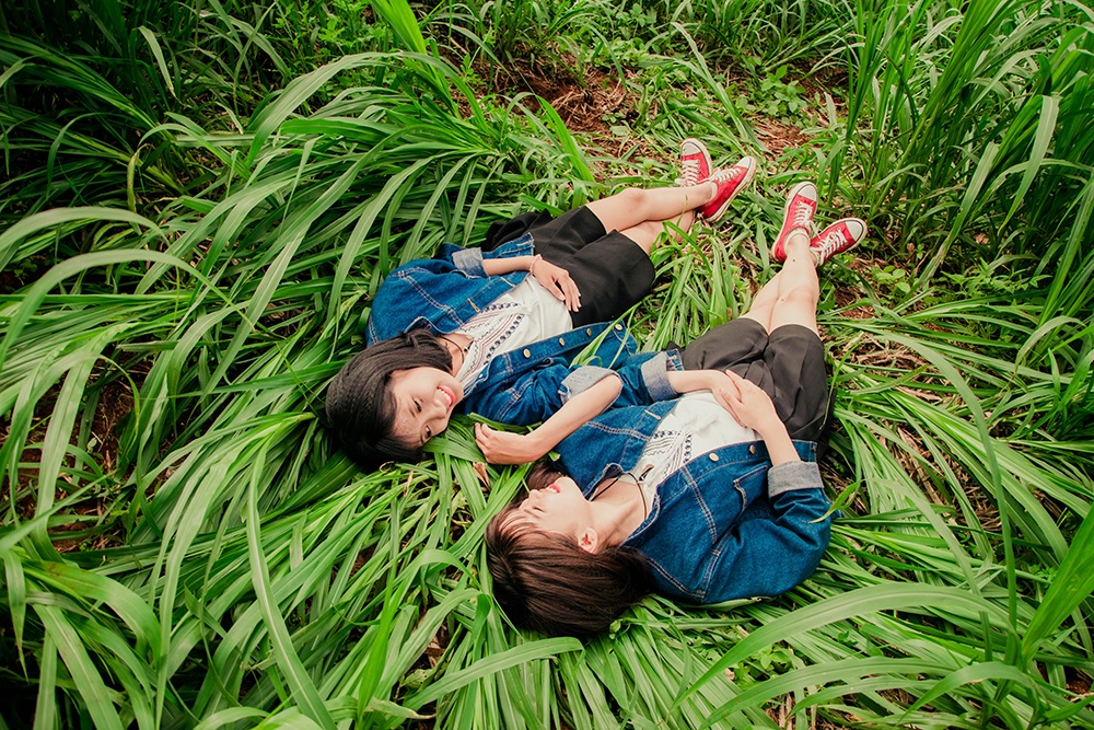 Ảnh "đưa nhau đi trốn"của đôi bạn thân như ruột thịt - 7 Chơi với nhau nhiều năm, Thuỳ và Bình đã đạt được độ ăn ý tới mức hiểu được suy nghĩ của nhau mà không cần lời nói.