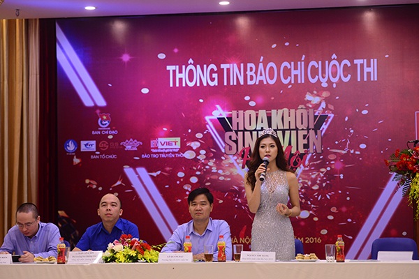 
Sáng nay (5/8), Imiss Thăng Long tổ chức họp báo, công bố thông tin về cuộc thi năm 2016. Cuộc thi là sự tiếp nối thành công từ Hoa khôi Sinh viên TP. Hà Nội 7 năm qua. Từ năm 2009 đến nay, chương trình đã thu hút được sự quan tâm của đông đảo các bạn nữ sinh trên địa bàn thành phố Hà Nội.
