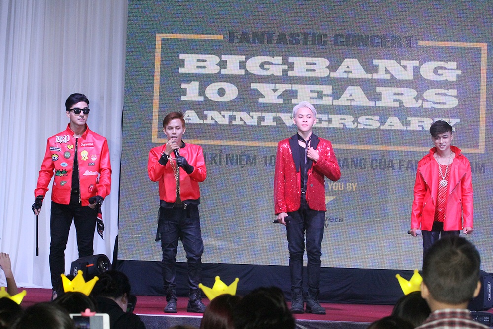 Đây là show diễn kỉ niệm 10 năm nhóm nhạc Big Bang. LG Lover cũng là fan bự của Big Bang.