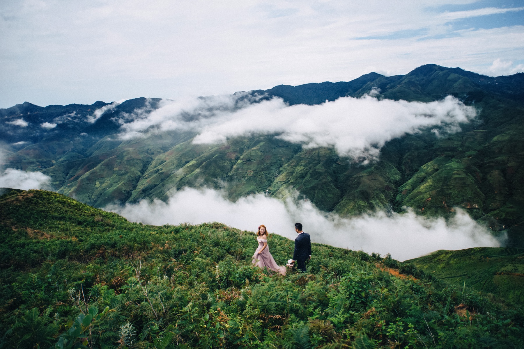 Bộ ảnh cưới mang tính cách phóng khoáng của cặp đôi phượt thủ - 1
Du lịch bụi, phượt là sở thích chung của hai vợ chổng Tuấn Anh - Phương Thảo.