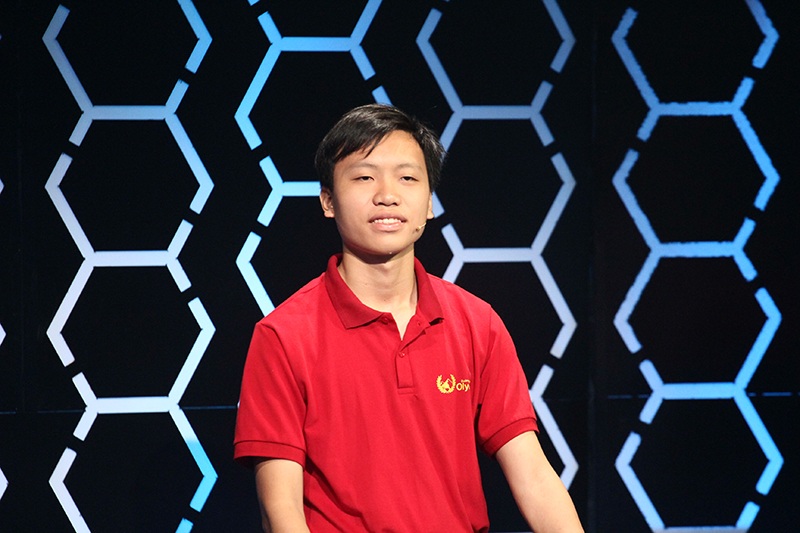 Sang phần Vượt chướng ngại vật, Tiến Tùng nhanh chóng dừng chân ngay câu hỏi đầu tiên do trả lời sai từ khóa, cuộc đua này chỉ còn lại 3 thí sinh. Thanh Chương nhân cơ hội bứt phá bằng cách trả lời đúng từ khoá hàng dọc là Sơn Tinh - Thủy Tinh. Chương cảm thấy nhẹ nhõm sau khi MC Tùng Chi thông báo rằng từ khoá hàng dọc của em đưa ra là chính xác. Kết thúc phần thi Vượt chướng ngại vật, Thanh Chương lại dẫn đầu với 160 điểm.