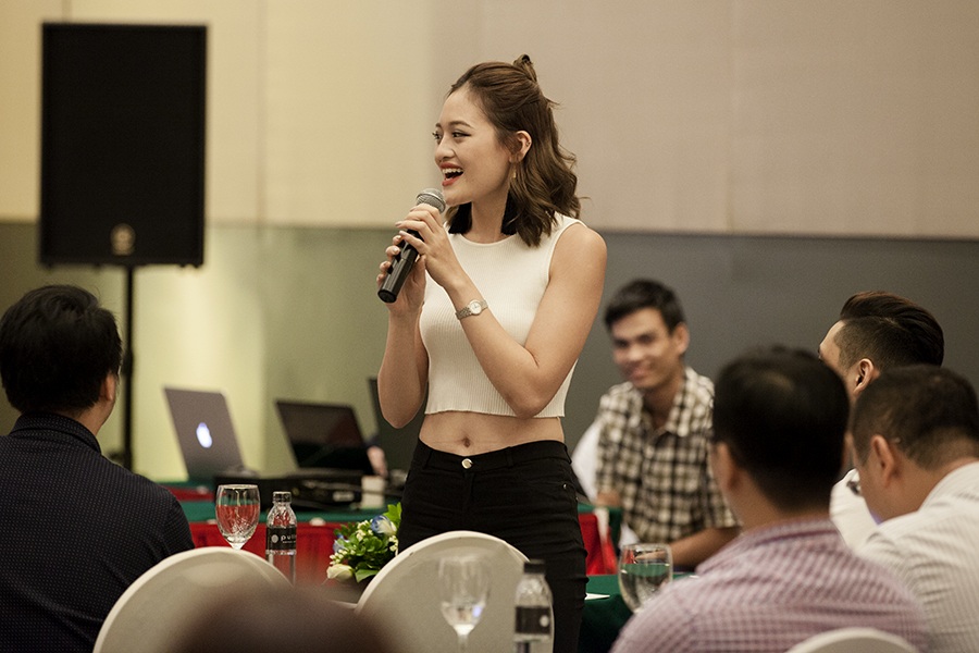 Thùy Anh "Bộ tứ 10A8" lột xác trong phim hành động đầu tay - 1 Thùy Anh chia sẻ về những khó khăn trong quá trình ghi hình phim ngắn trong buổi họp báo