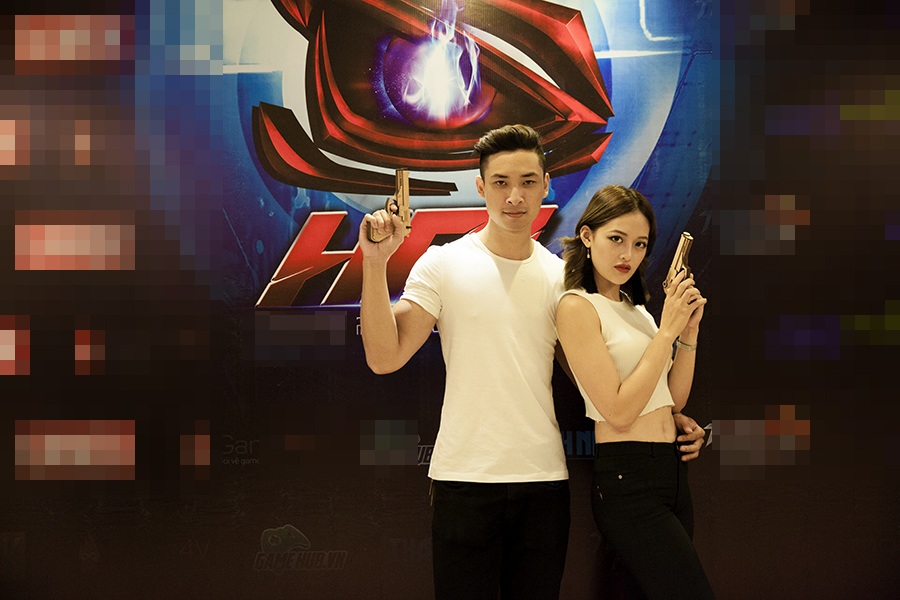 Thùy Anh "Bộ tứ 10A8" lột xác trong phim hành động đầu tay - 3 
Hai bạn đóng cặp trong bộ phim hành động mới ra.