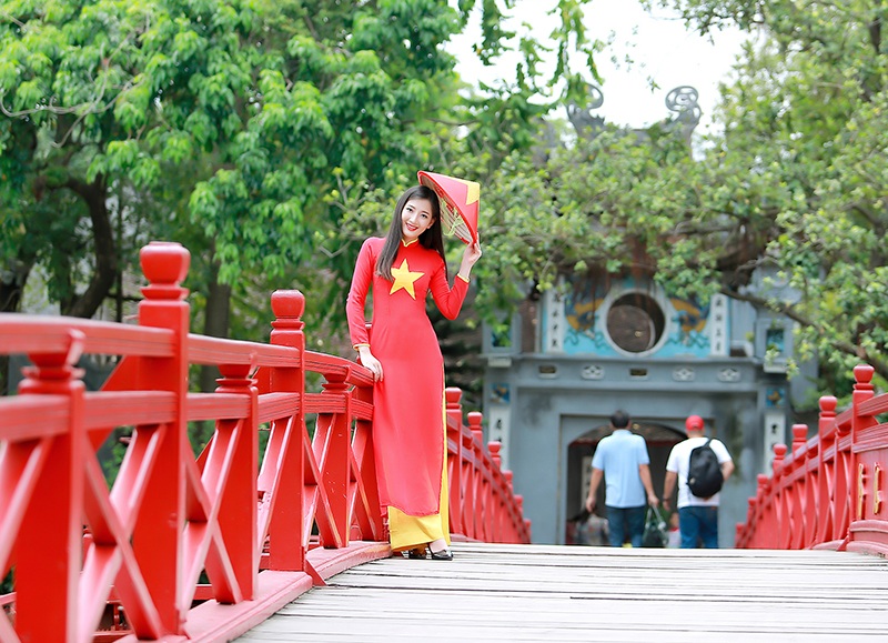 Tạ Mai Linh - Đại Học Thương Mại