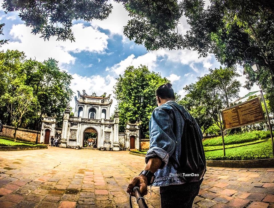Bộ ảnh tuyệt đẹp của chàng trai "một mình đi khắp Thủ đô" - 9 Văn Miếu - Quốc Tử Giám là trường đại học đầu tiên ở Việt Nam được xây dựng lần đầu vào năm 1070.