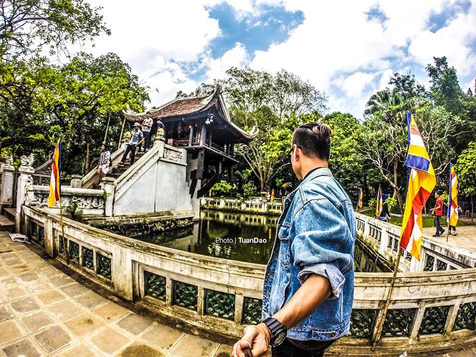 Bộ ảnh tuyệt đẹp của chàng trai "một mình đi khắp Thủ đô" - 4 Chùa Một Cột là một ngôi chùa có kiến trúc độc đáo ở trung tâm Hà Nội.