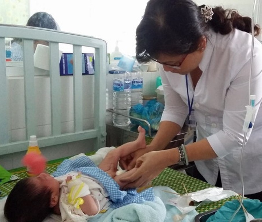 Bình Định: Bé trai 23 ngày tuổi bị hoại tử tinh hoàn hiếm gặp - 1 Bé H. đã hồi phục tốt sau 5 ngày phẫu thuật