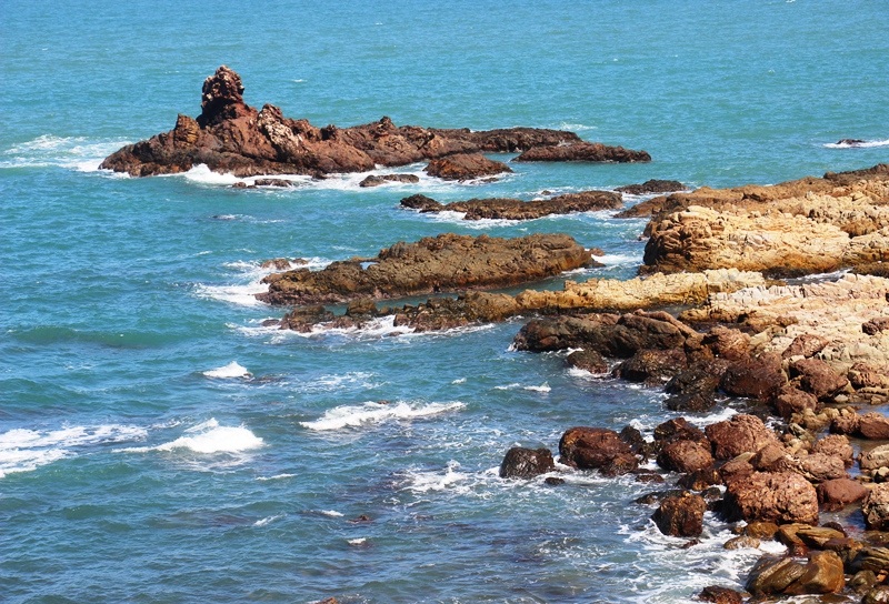 Đẹp ngỡ ngàng "thiên đường biển" hoang sơ Eo Gió - 4