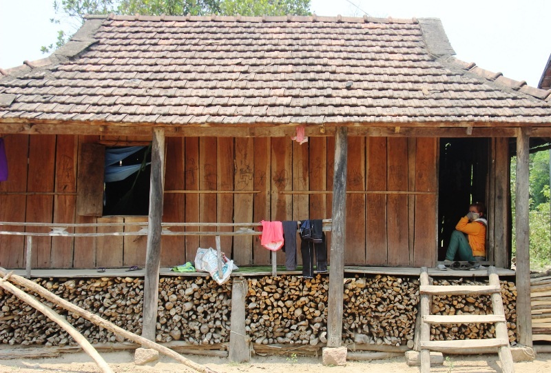 Người làng Canh Tiến vẫn còn giữ những ngôi nhà sàn