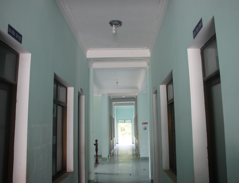 Trụ sở UBND xã Nhơn Tân vắng tanh khi mơi hơn 10 giờ sáng ngày 29/4