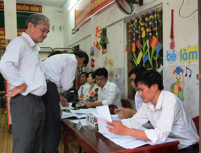 Từ sáng sớm, các tổ, khu vực, phường ở TP Quy Nhơn (Bình Định) sẵn sàng cho buổi bầu cử (ảnh Doãn Công)