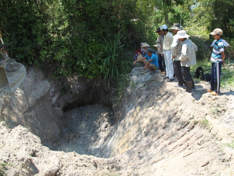 Người dân trên địa bàn tỉnh Bình Định chủ động đào ao, khoan giếng, thực hiện biện pháp tưới tiết kiệm 