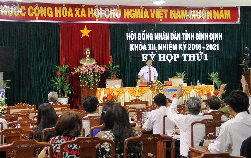 Kỳ họp đầu tiên của HĐND tỉnh Bình Định khóa XII là kỳ họp kiện toàn tổ chức bộ máy hoạt động của chính quyền tỉnh nhiệm kỳ 2016-2021 diễn ra công bằng, dân chủ.