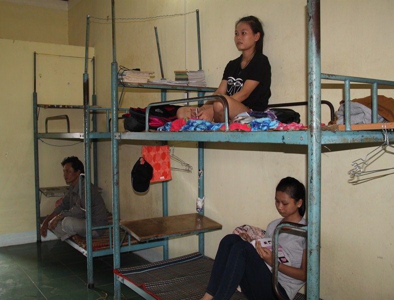 Thí sinh phấn khởi được ở miễn phí trong KTX Trường ĐH Quang Trung