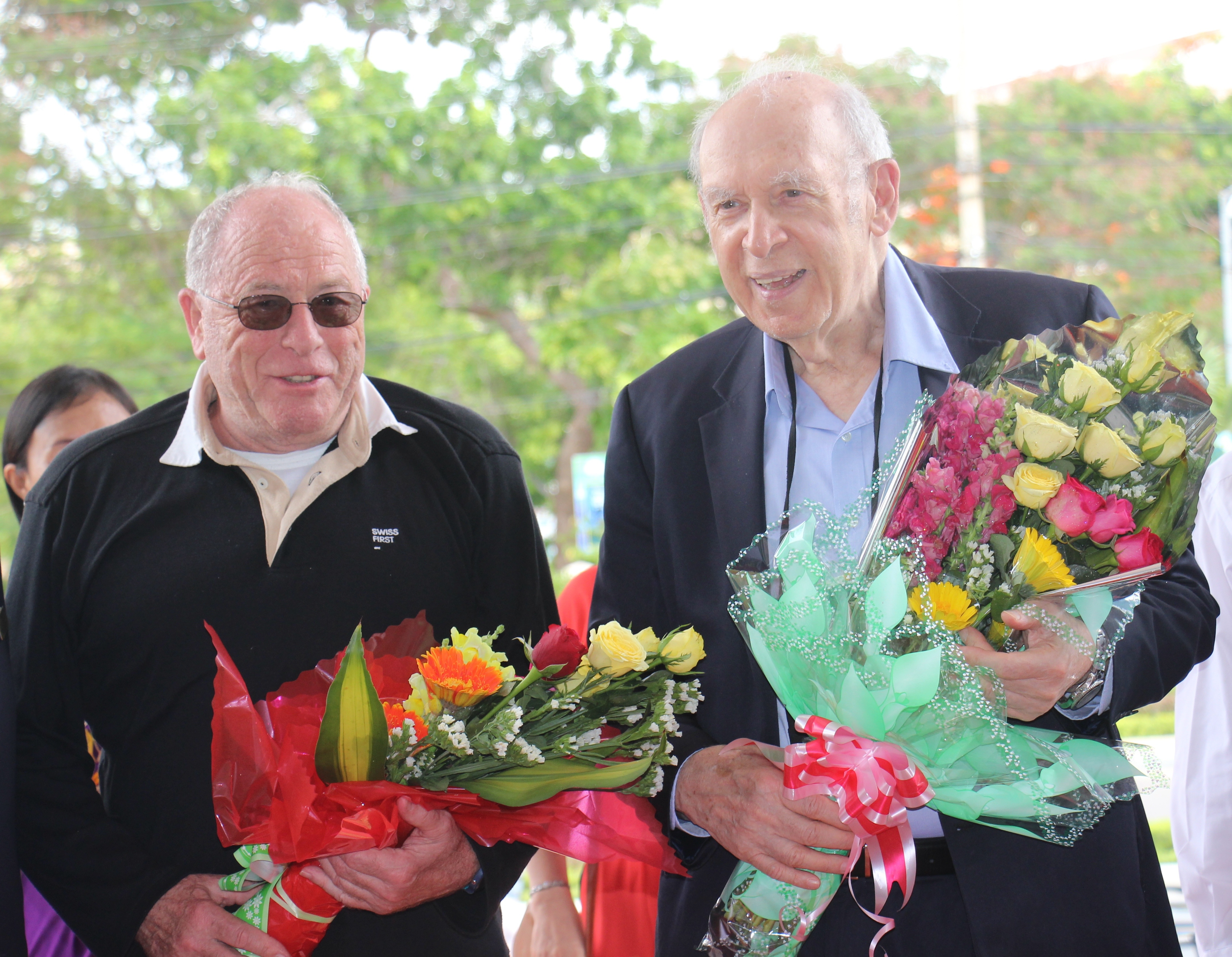 2 trong 6 giáo sư Nobel nhận lời qua Việt Nam dự chương trình Gặp gỡ Việt Nam lần thứ XII đã đến Bình Định chuẩn bị cho ngày khai mạc hội nghị