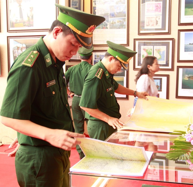“Hoàng Sa, Trường Sa của Việt Nam - Những bằng chứng lịch sử và pháp lý” - 12