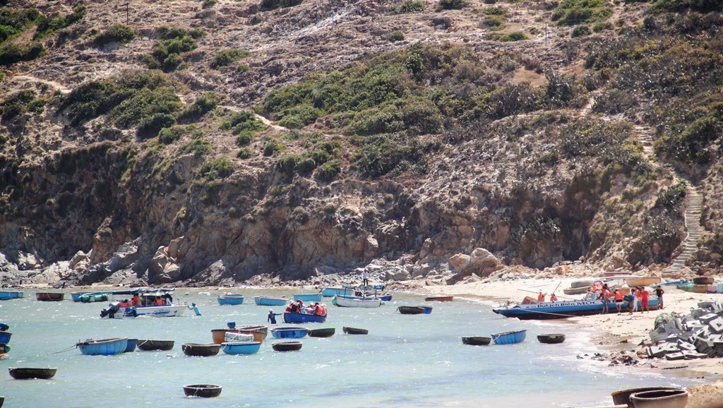 Xã Nhơn Lý (TP Quy Nhơn) hiện có 7 tàu không đáp ứng tiêu chuẩn kỹ thuật đang hoạt động đưa khách du lịch trên biển