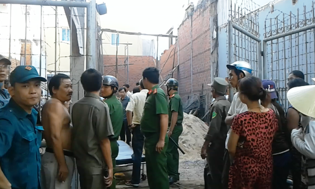 Sập trần bê tông, 1 người chết, 6 người bị thương - 2 Lực lượng chức năng có mặt giải quyết vụ việc