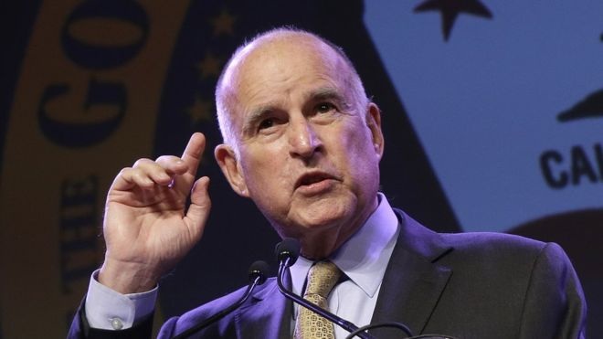 Bà Hillary Clinton được Thống đốc bang California ủng hộ trước giờ G - 1 Thống đốc bang California, Mỹ Jerry Brown (Ảnh: AP)