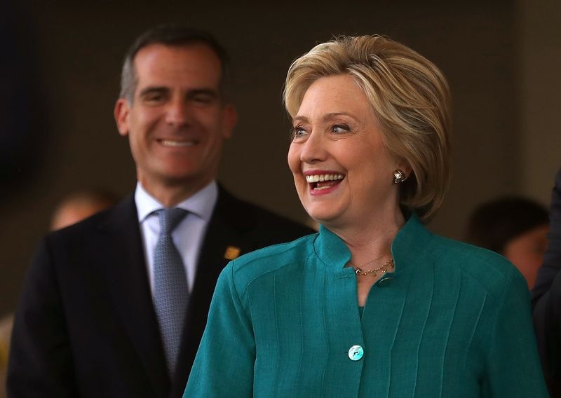 Hé lộ danh sách ứng viên phó tổng thống tiềm năng do bà Clinton lựa chọn - 5 Thị trưởng thành phố Los Angeles Eric Garcetti (trái) (Ảnh: Getty)
