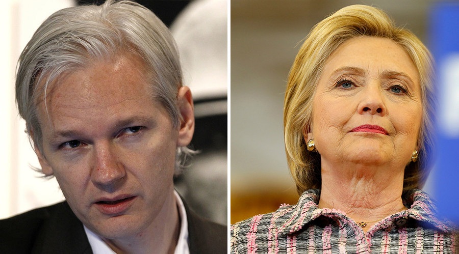 Wikileaks công bố hơn 1.200 thư điện tử cá nhân của bà Hillary Clinton - 1 Bà Hillary Clinton (phải) và người sáng lập Wikileaks Julian Assange (Ảnh: Reuters)
