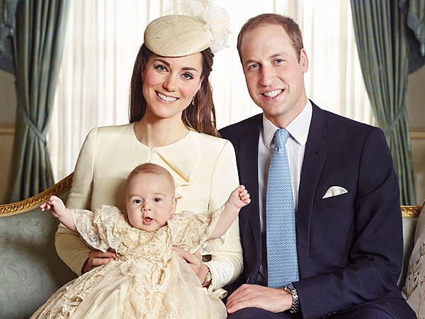 Hạnh phúc viên mãn của Hoàng tử William và Công nương Kate - 7 Ảnh chụp Hoàng tử George bên cha mẹ năm 2015 (Ảnh: People)