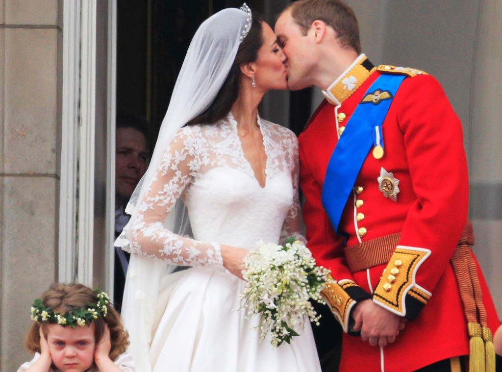 Hạnh phúc viên mãn của Hoàng tử William và Công nương Kate - 3 Cặp đôi tổ chức đám cưới vào ngày 29/4/2011. Đám cưới hoàng gia đã trở thành sự kiện trọng đại thu hút sự chú ý đặc biệt của công chúng Anh (Ảnh: Mirror)
