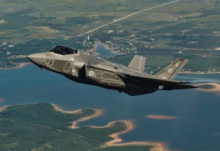 Mỹ sẵn sàng triển khai máy bay F-35 tới Baltic - 1 Máy bay chiến đấu F-35 sẽ được triển khai tới vùng Baltic trong tương lai (Ảnh: F35.com)
