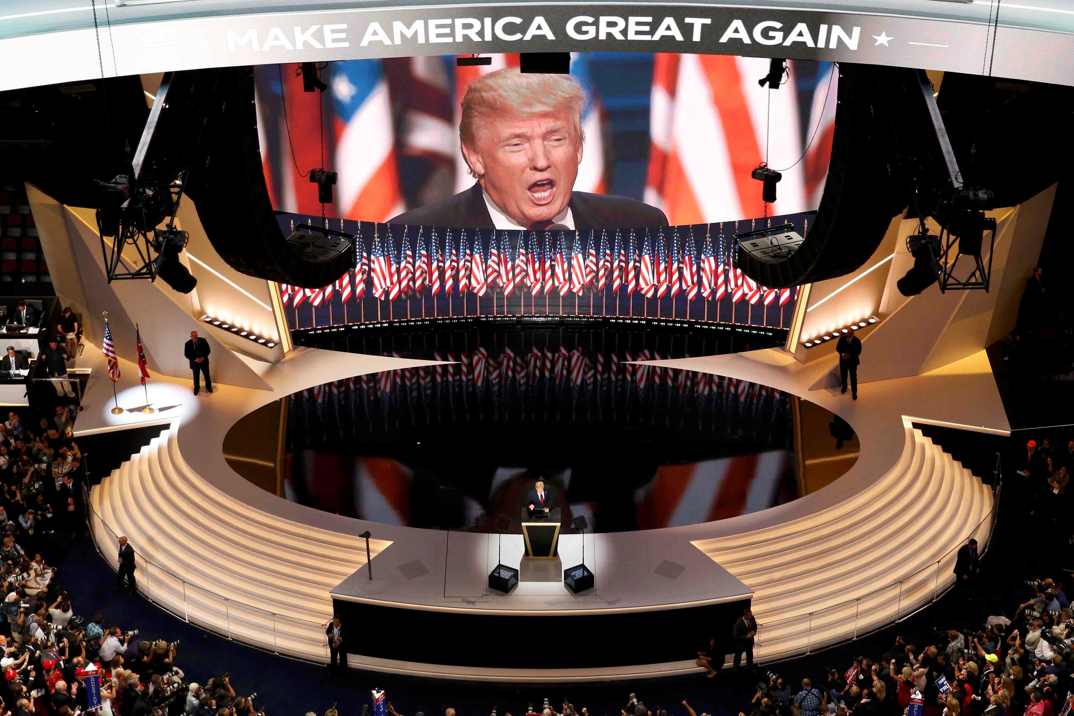 Ông Trump chính thức tiếp nhận đề cử trở thành ứng cử viên tổng thống Mỹ 2016 của đảng Cộng hòa (Ảnh: Reuters)