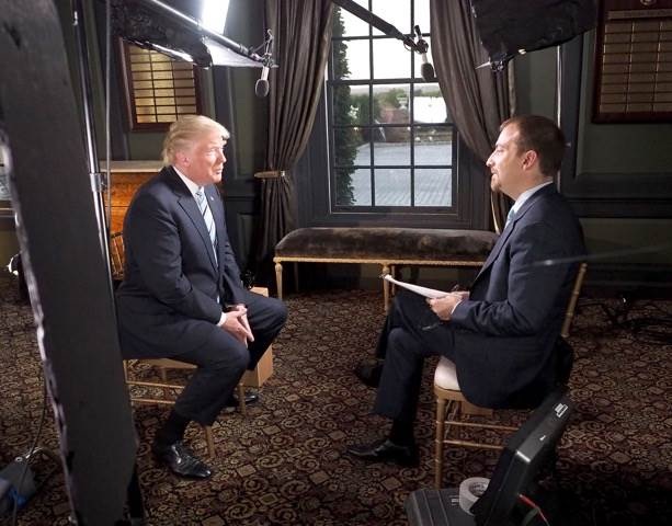 Tỷ phú Donald Trump trong cuộc phỏng vấn với đài NBC hôm 24/7 (Ảnh: NBC)