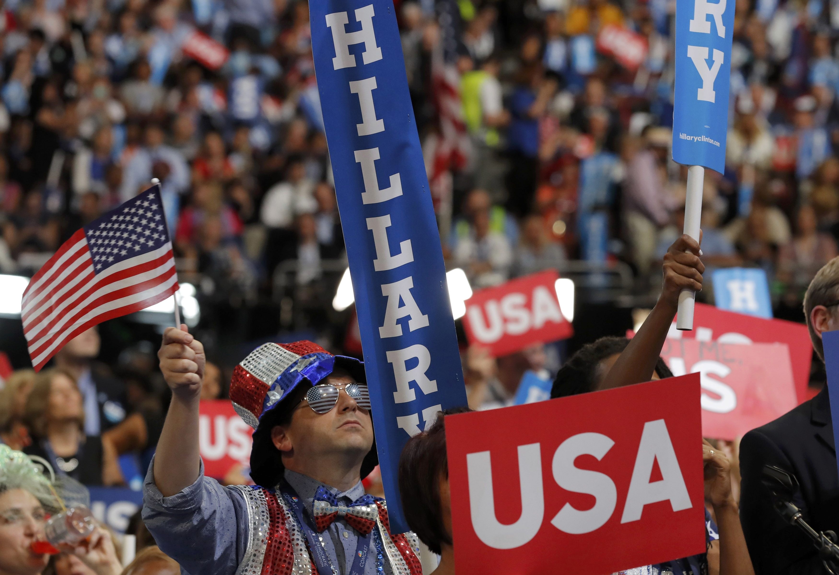 Nhiều người dân Mỹ đang mong chờ một nữ tổng thống đầu tiên trong lịch sử nước Mỹ.