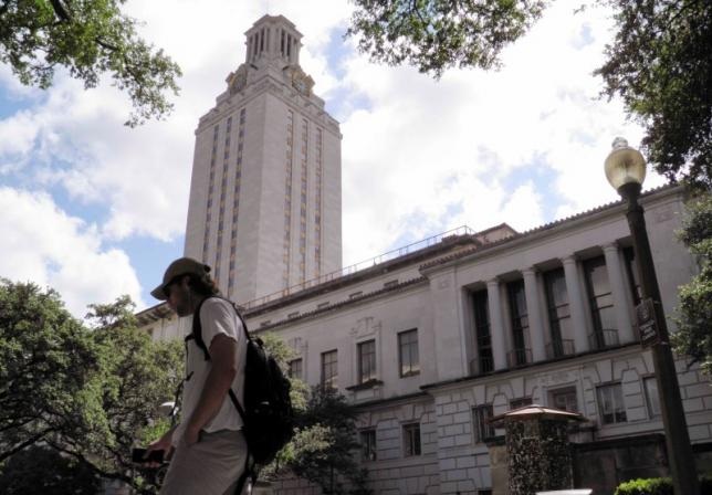 Luật cho phép sinh viên mang súng vào lớp gây tranh cãi tại Mỹ - 1 Khuôn viên Đại học Texas, Mỹ (Ảnh: Reuters)