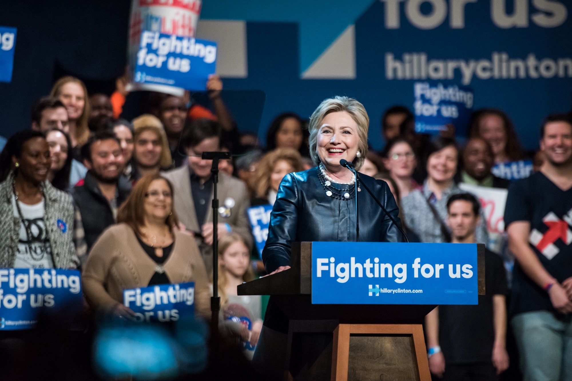 Nhiều nhà tài trợ của đảng Cộng hòa chống lưng cho bà Hillary Clinton - 1 Ứng viên tổng thống đảng Dân chủ Hillary Clinton (Ảnh: Medium)