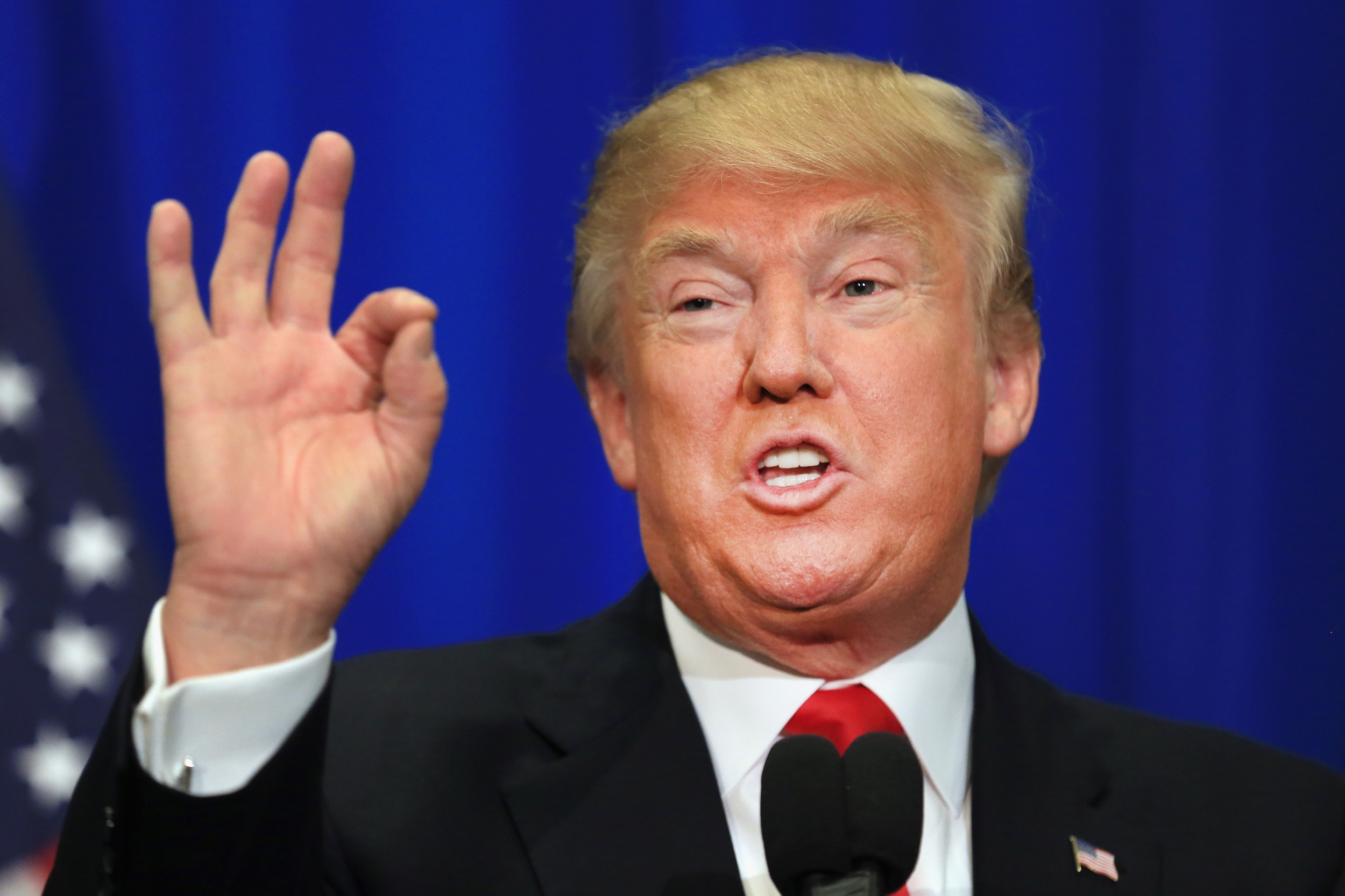 Tỷ phú Trump hô hào “kiểm duyệt kỹ" dân nhập cư vào Mỹ - 1 Ứng viên tổng thống đảng Cộng hòa Donald Trump (Ảnh: Headline Politics)