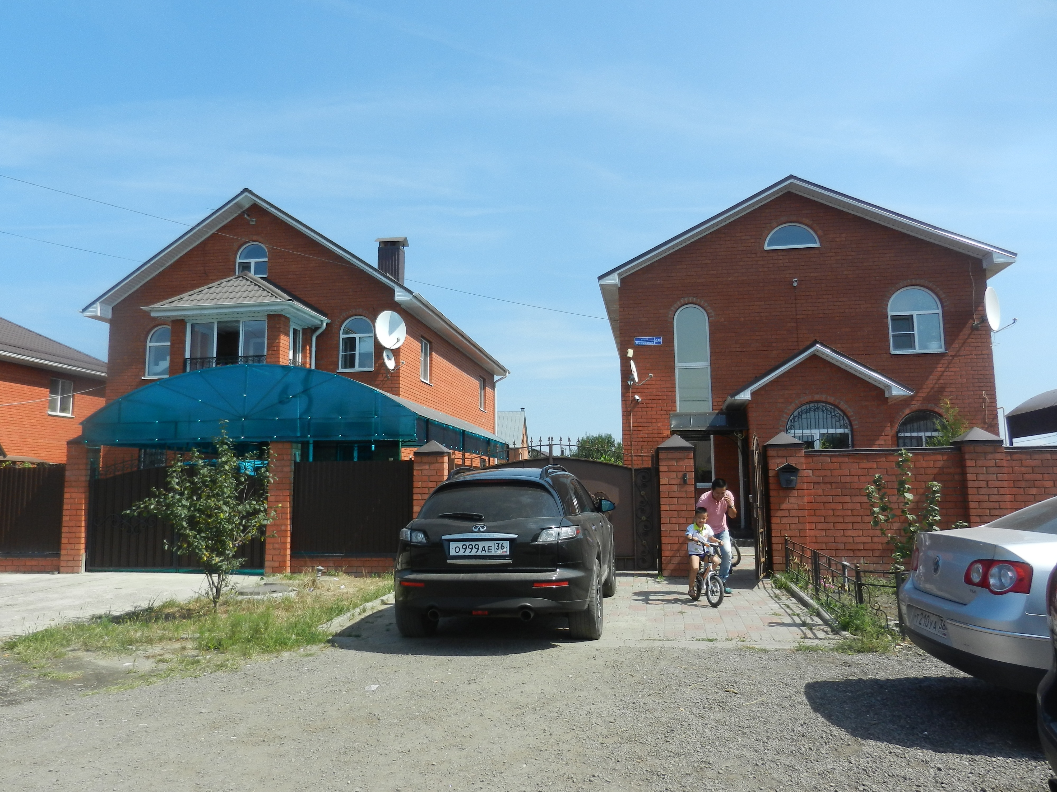 Những khó khăn trong kinh doanh của bà con người Việt ở Voronezh - 5 Những ngôi nhà khang trang do người Việt tại Voronezh tự sắm được thời hoàng kim