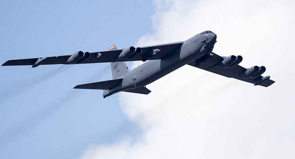 Mỹ lần đầu điều "pháo đài bay" B-52 tới Afghanistan sau 10 năm - 1 Máy bay ném bom B-52 của Mỹ (Ảnh: Sputnik)