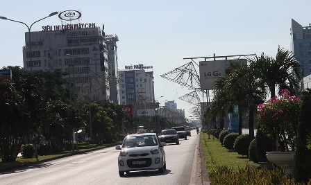 "Mớ rác" hàng chục tỷ treo lủng lẳng trên đầu dân - 10
Bẫy tử thần lơ lửng trên đầu dân.