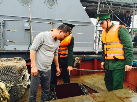 Bắt tàu Trung Quốc xâm phạm chủ quyền vùng biển Việt Nam - 3 Bắt tàu Trung Quốc xâm phạm chủ quyền vùng biển Việt Nam - 3