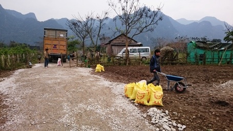 Công tác chuẩn bị hậu trường tại thôn Yên Phú, xã Trung Hoá được PV Dân trí ghi nhận vào chiều 20/2