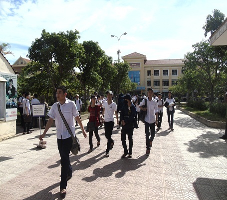 Kỳ thi tuyển sinh vào lớp 10 THPT, năm học 2016 – 2017, tỉnh Quảng Bình có gần 4.000 thí sinh tham gia