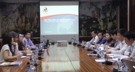 
Quang cảnh buổi làm việc.
