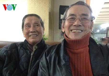 Nhạc sĩ Phạm Tuyên và bài hát “Chiếc đèn ông sao” - 1 Nhạc sĩ Phạm Tuyên (trái) và nhạc sĩ Dân Huyền.
