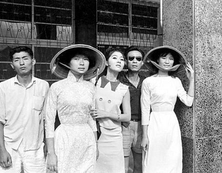 Ngắm nhan sắc “tứ đại mỹ nhân” Sài Gòn những năm thập niên 60-70 - 4 Thẩm Thúy Hằng tham dự nhiều liên hoan phim, xuất hiện tại Hồng Kông, Đài Loan, Hàn Quốc, Ấn Độ, Thái Lan, Singapore, Indonesia...