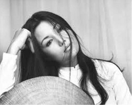 Ngắm nhan sắc “tứ đại mỹ nhân” Sài Gòn những năm thập niên 60-70 - 8 Là một trong bốn mỹ nhân đình đám ở Sài Gòn những năm trước 1975, Kiều Chinh gây ấn tượng với nhiều người bởi vẻ đẹp khá hiện đại.