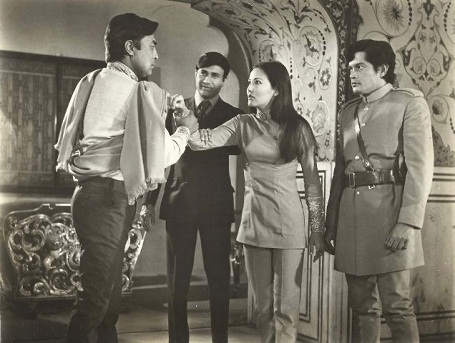 Ngắm nhan sắc “tứ đại mỹ nhân” Sài Gòn những năm thập niên 60-70 - 12 Năm 1996, Kiều Chinh nhận giải Emmy cho phim tài liệu Kieu Chinh: A Journey Home của đạo diễn Patrick Perez / KTTV. Năm 2003, Kiều Chinh được trao giải thưởng Thành tựu Suốt đời(Lifetime Achievement Award). Cũng trong năm 2003, tại Liên hoan phim Phụ nữ (Womens Film Festival) ở Torino, Ý, Kiều Chinh được trao giải Diễn xuất Đặc biệt (Special Acting Award).