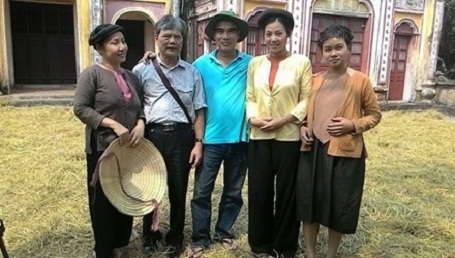 Đạo diễn Lưu Trọng Ninh: “Tôi luôn thụ động trước phụ nữ” - 3 Lưu Trọng Ninh, Nhà văn Dương Hướng - tác giả tiểu thuyết Bến không chồng và các diễn viên
