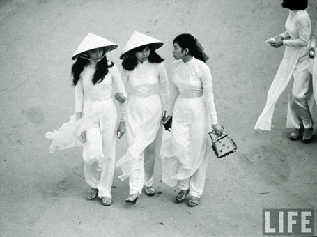 Hình ảnh phụ nữ diện áo dài những thập niên trước của thế kỷ 20 - 23