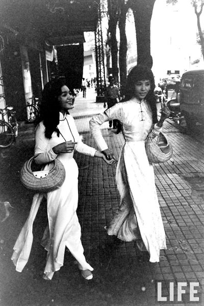Hình ảnh phụ nữ diện áo dài những thập niên trước của thế kỷ 20 - 24